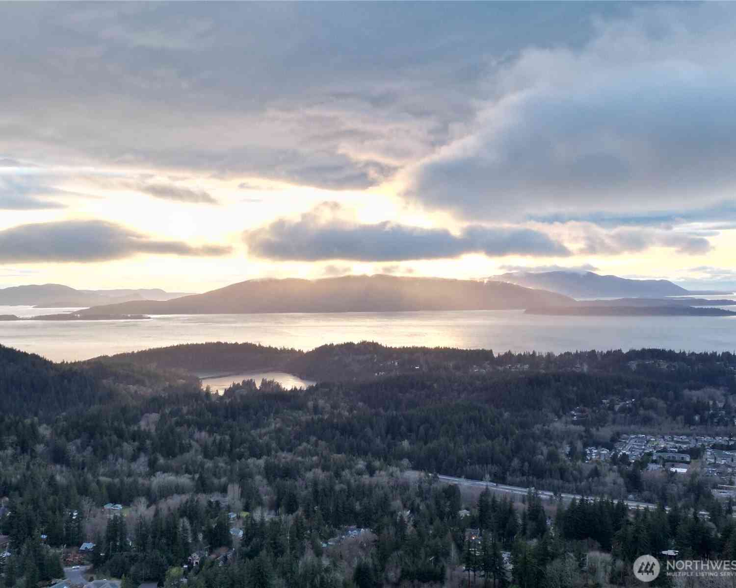 4334 Samish Crest Drive, Bellingham, Washington image 9