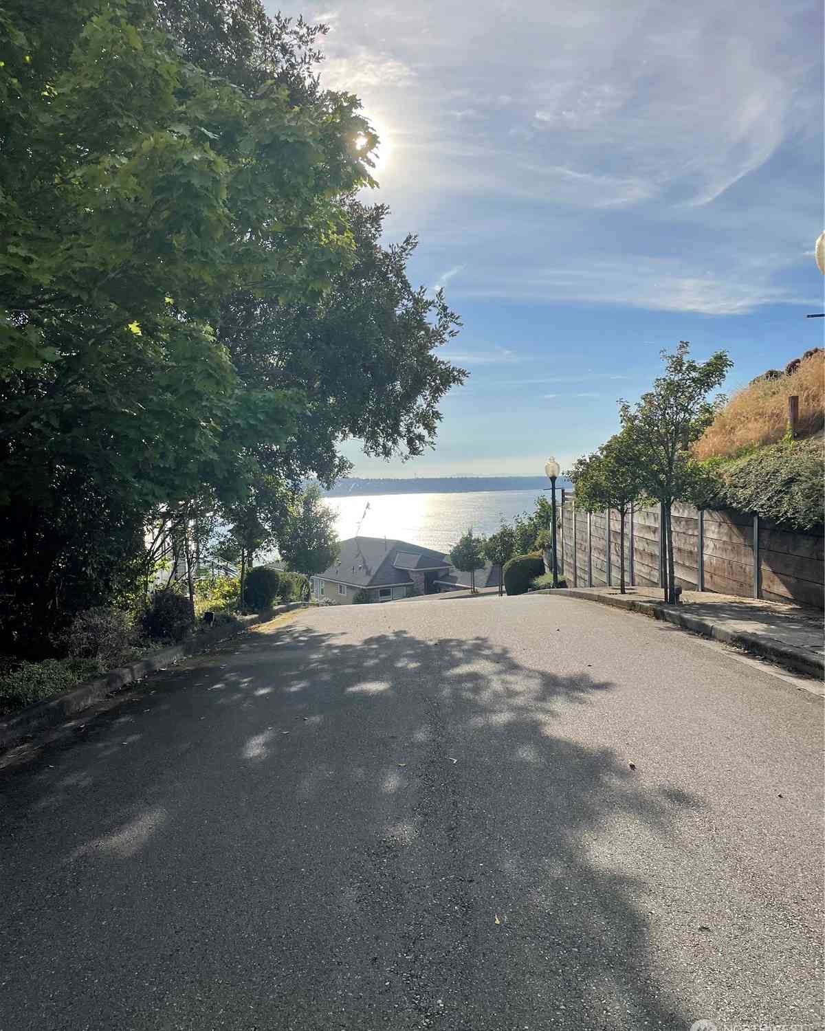 1416 Browns Point Boulevard, Tacoma, Washington image 3
