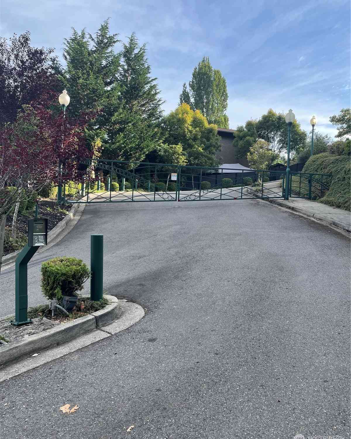 1416 Browns Point Boulevard, Tacoma, Washington image 2