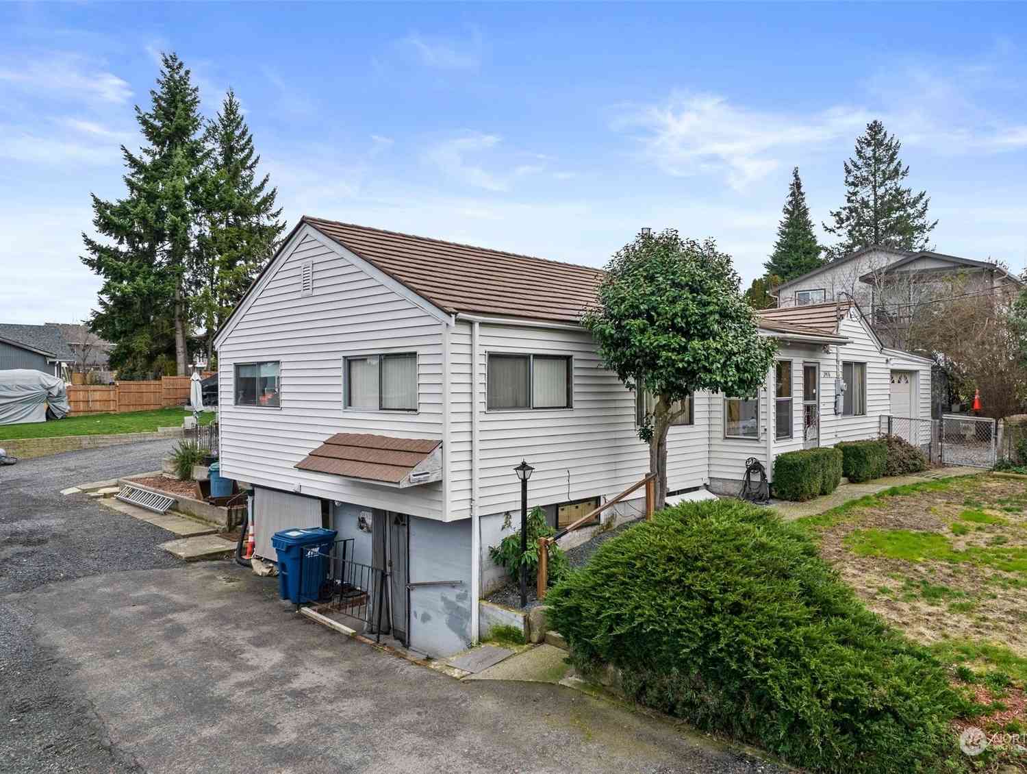 2416 NE 16th Street, Renton, Washington image 35