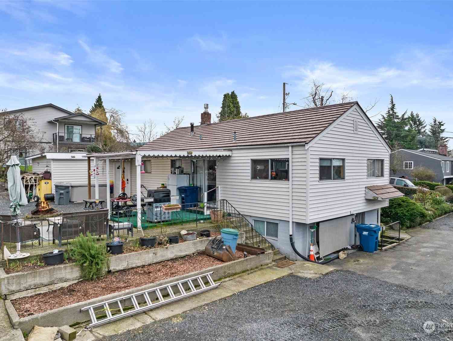 2416 NE 16th Street, Renton, Washington image 36