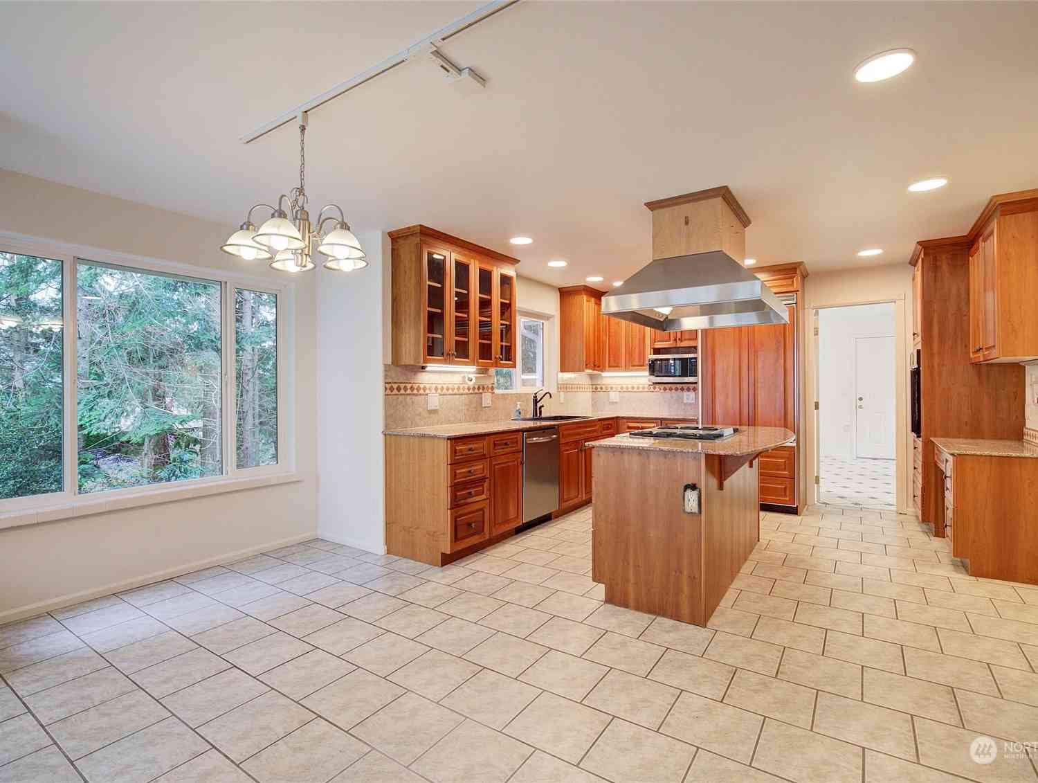 10405 Samish Island Road, Bow, Washington image 12