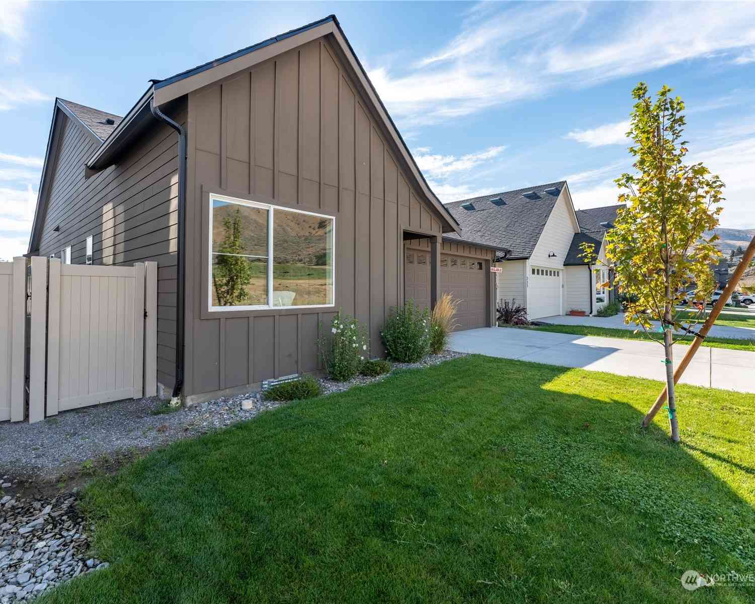 215 Sienna Road, Wenatchee, Washington image 2