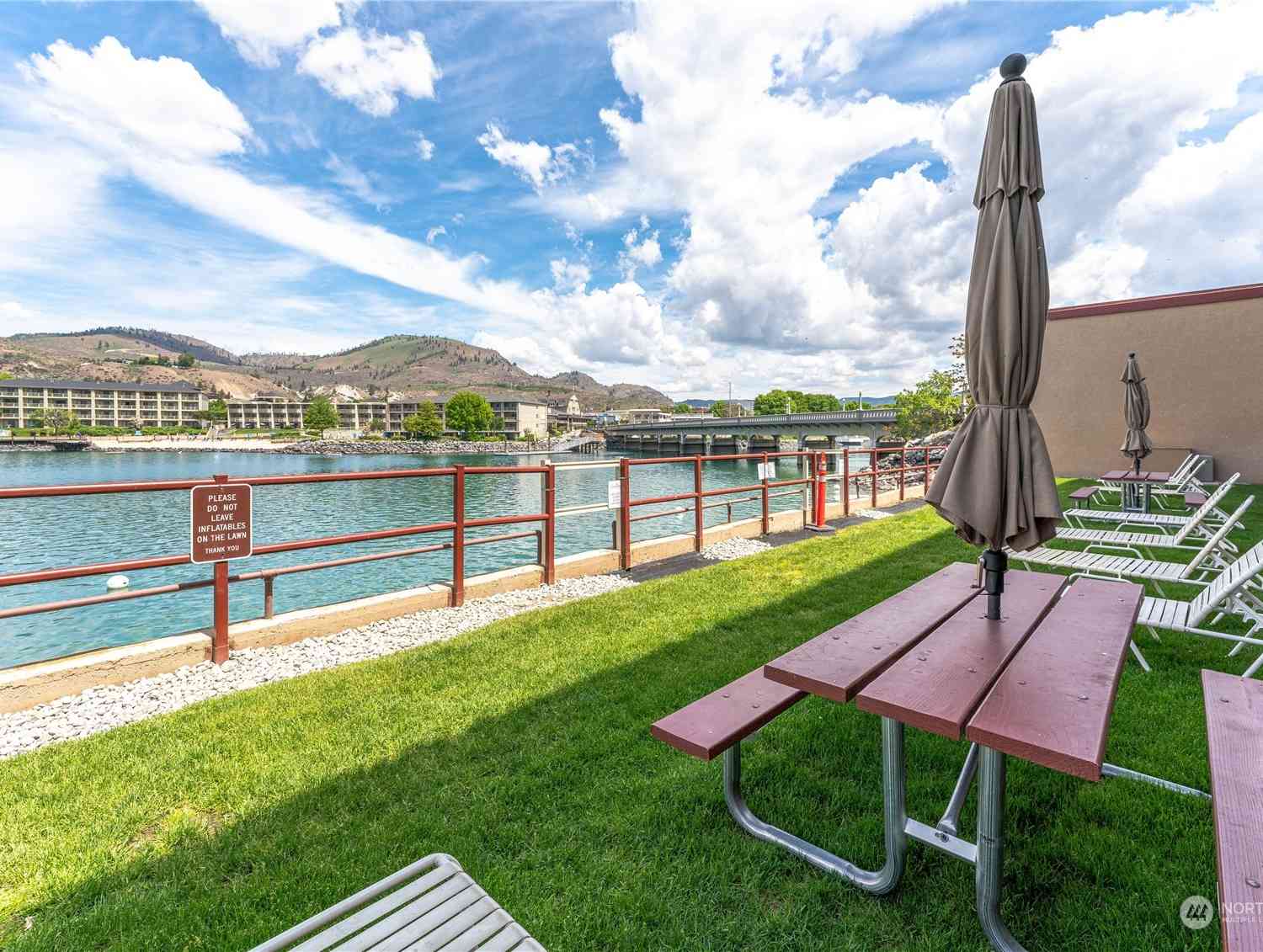 322 W Woodin Avenue #613, Chelan, Washington image 7