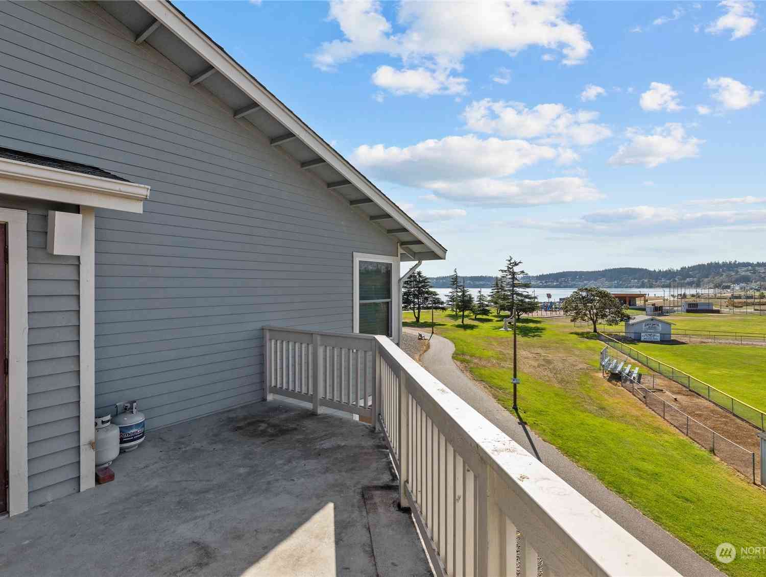 651 SE Bayshore Drive #B305, Oak Harbor, Washington image 9