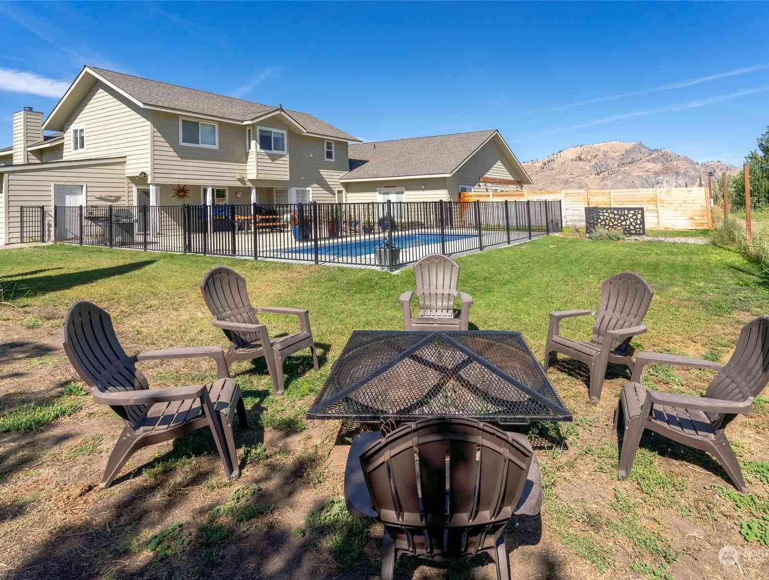 445 Howser Lane, Chelan, Washington image 5