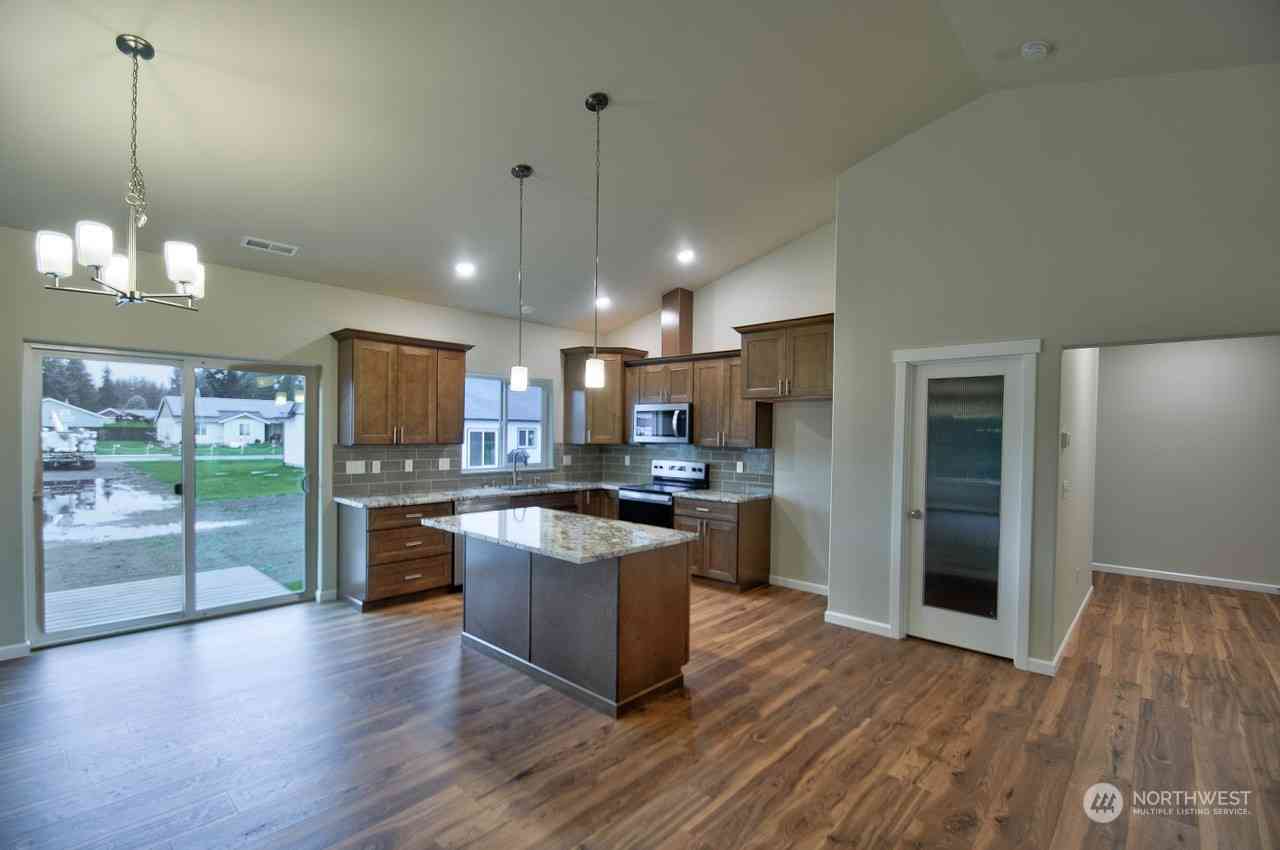 9248 179th Trail, Rochester, Washington image 3