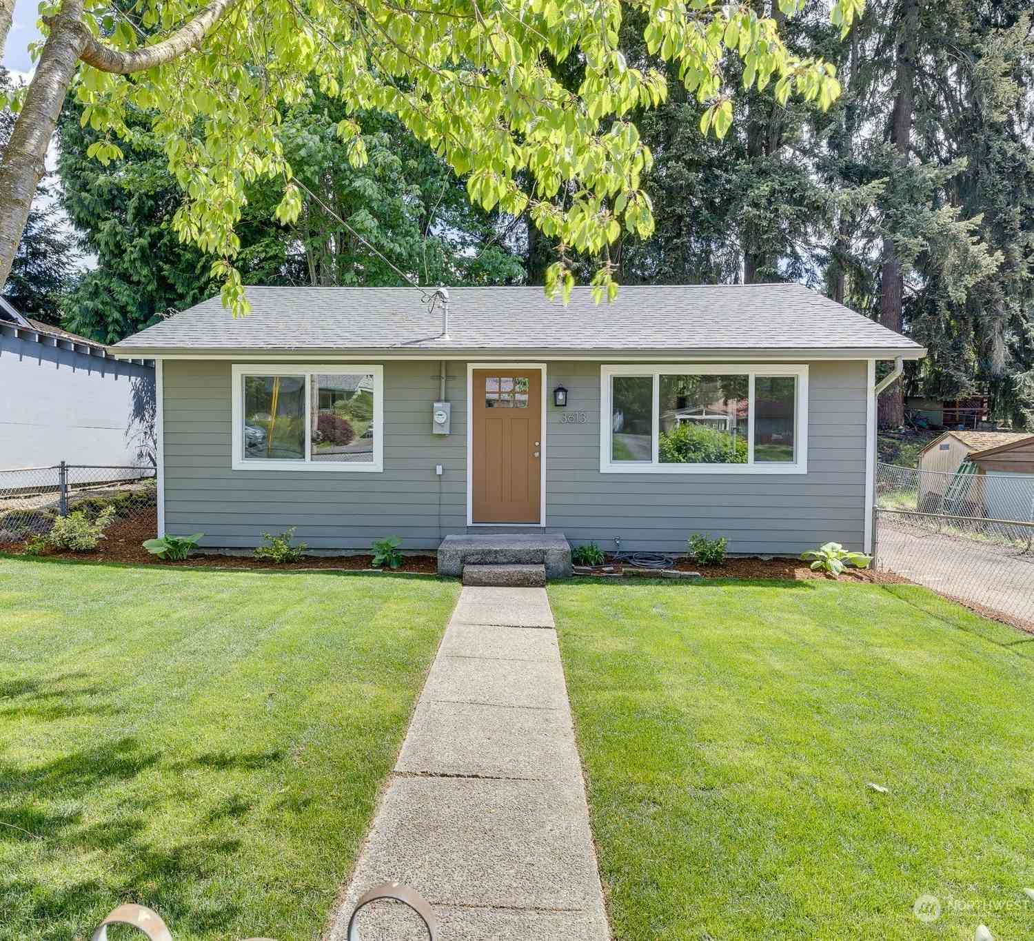 3613 NE 7th Place, Renton, Washington image 2