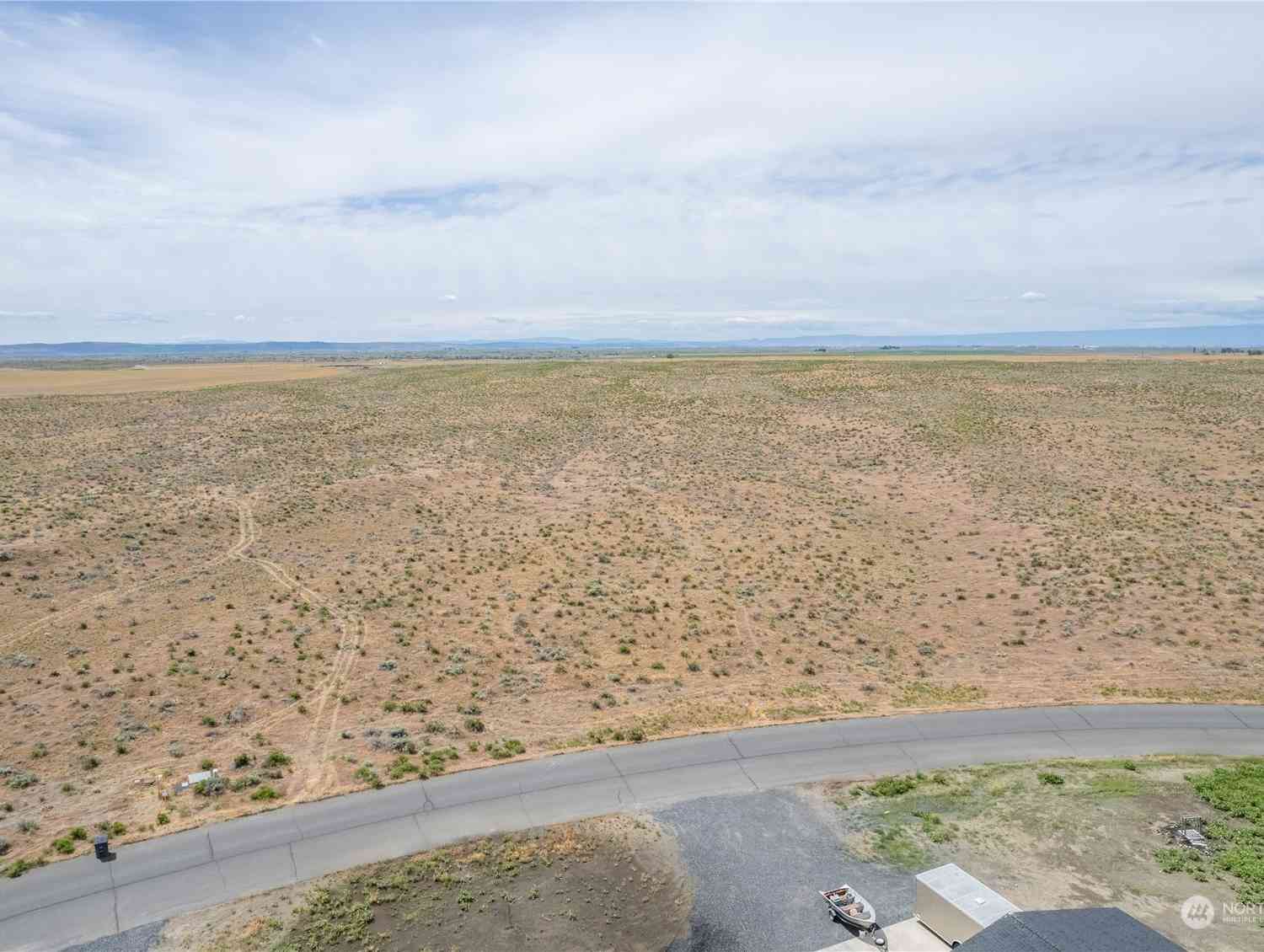 452 SE Dersert Hills Loop Road, Moses Lake, Washington image 1
