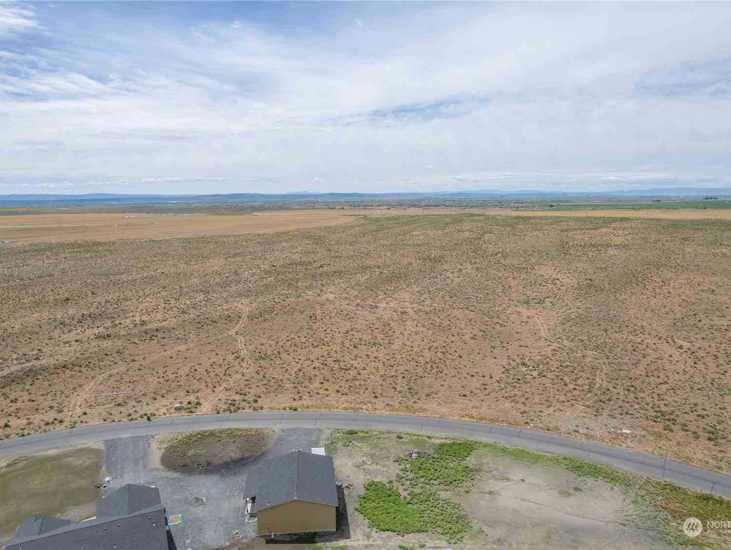 452 SE Dersert Hills Loop Road, Moses Lake, Washington image 2
