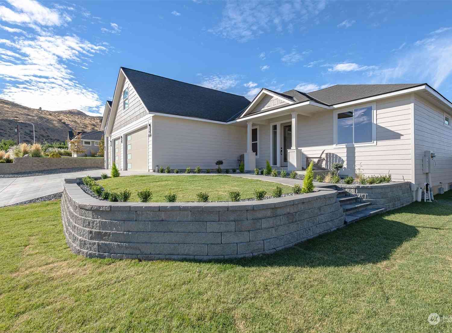 15006 Allison Place, Entiat, Washington image 5