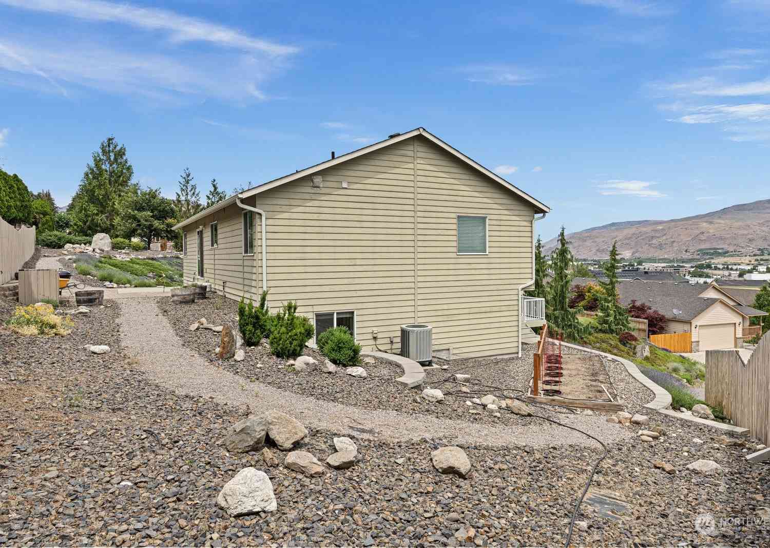 2108 W Honeysett Road, Wenatchee, Washington image 35