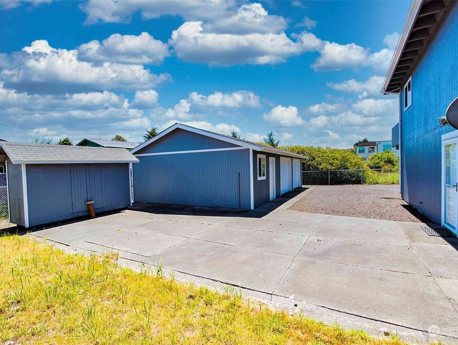 464 Sand Dune Avenue, Ocean Shores, Washington image 3