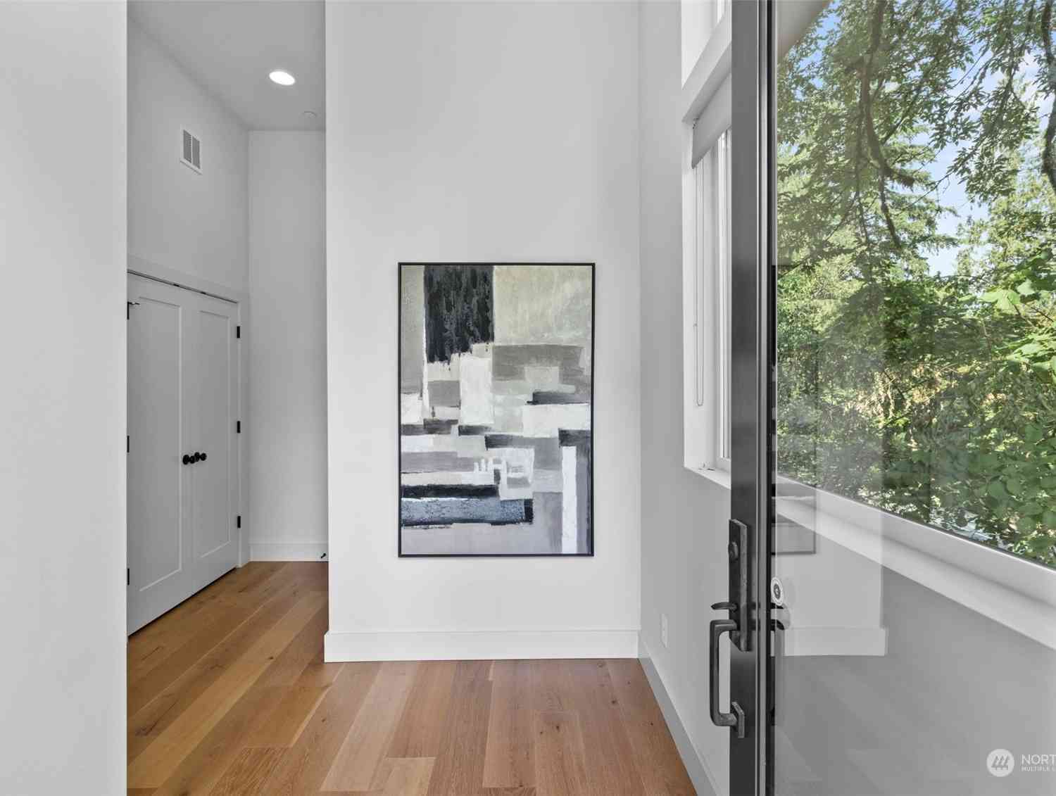 17028 SE 1st Place, Bellevue, Washington image 2