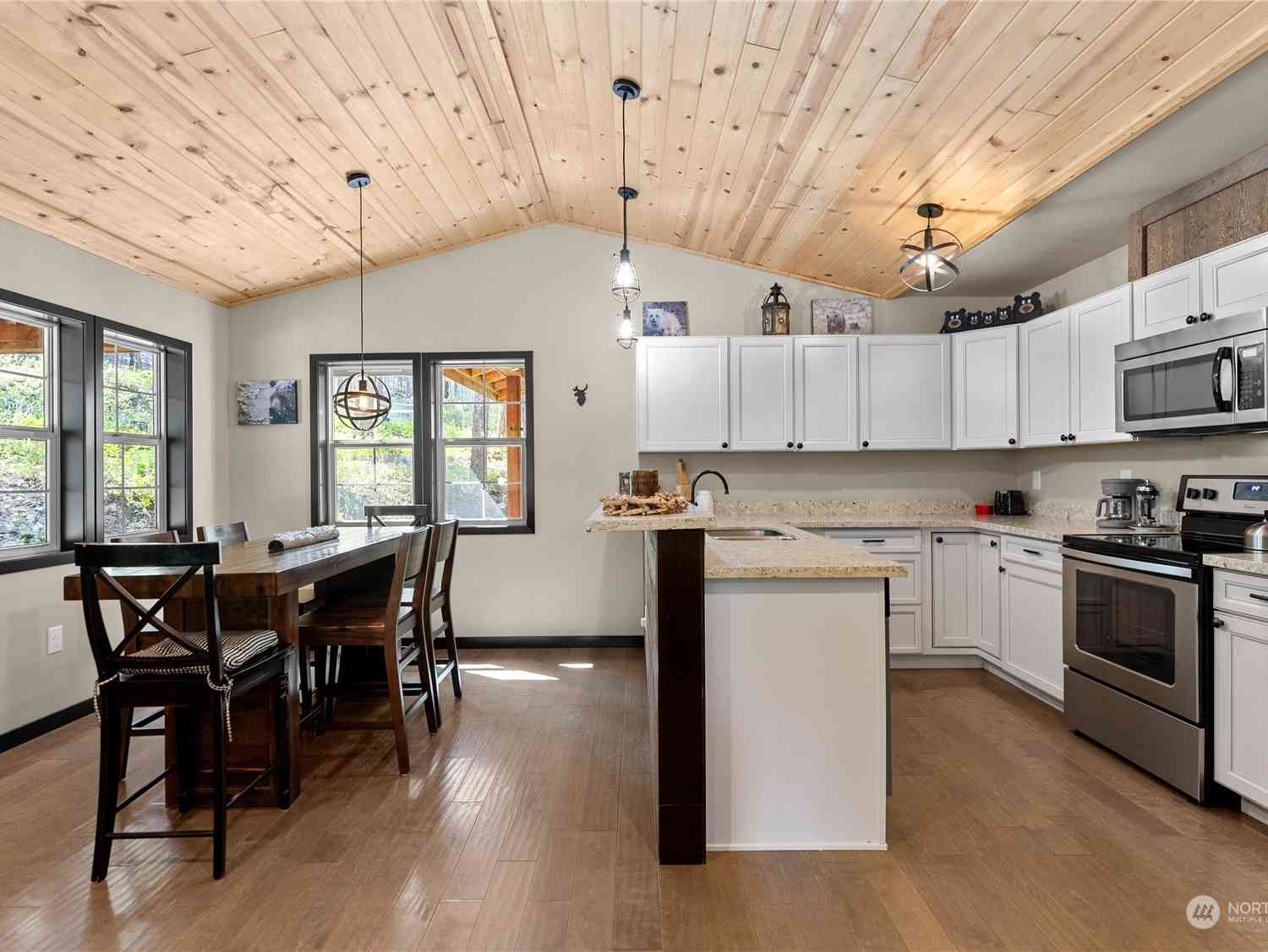 25 Liberty Lane, Winthrop, Washington image 8