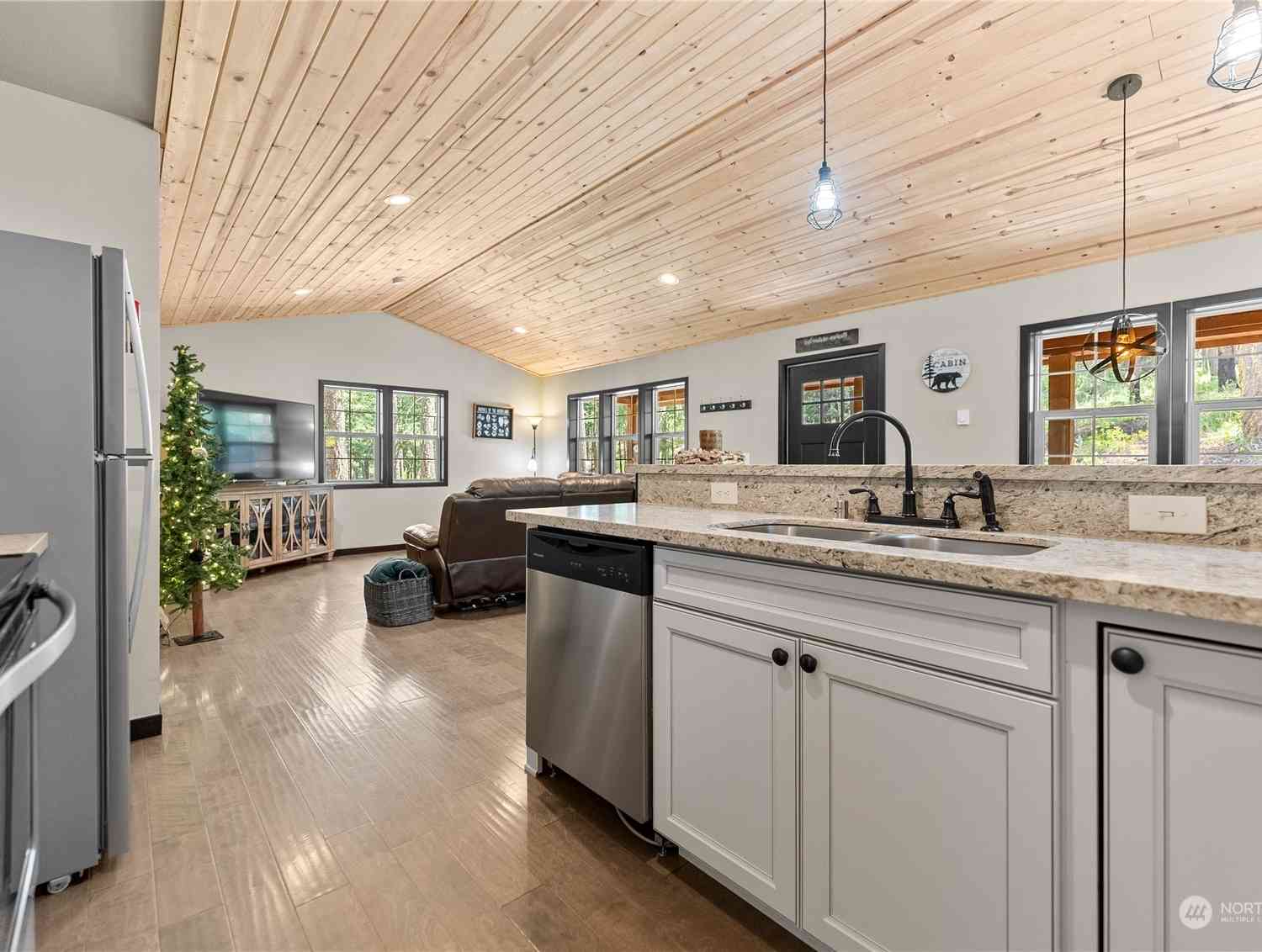 25 Liberty Lane, Winthrop, Washington image 12