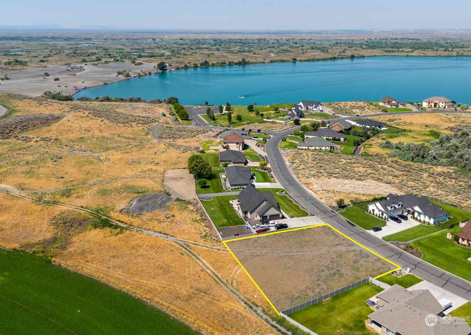 7909 Dune Lake Road, Moses Lake, Washington image 2