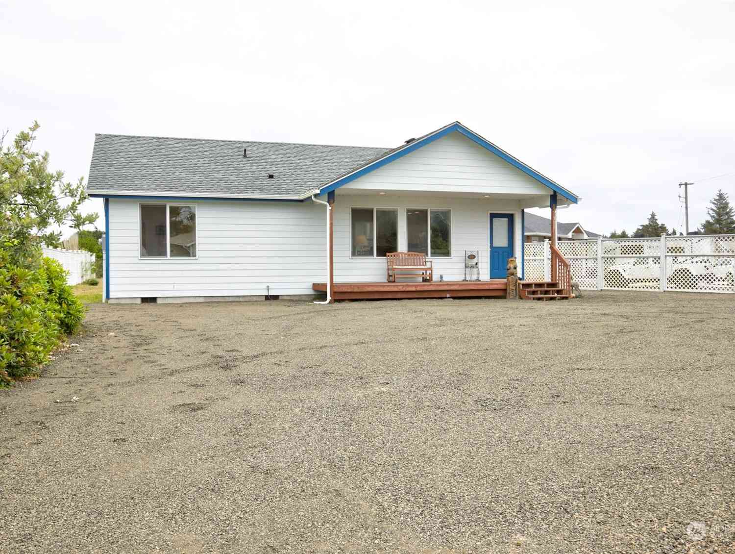 399 N Razor Clam Drive, Ocean Shores, Washington image 3