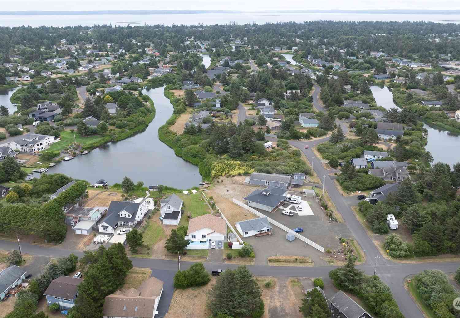 399 N Razor Clam Drive, Ocean Shores, Washington image 27