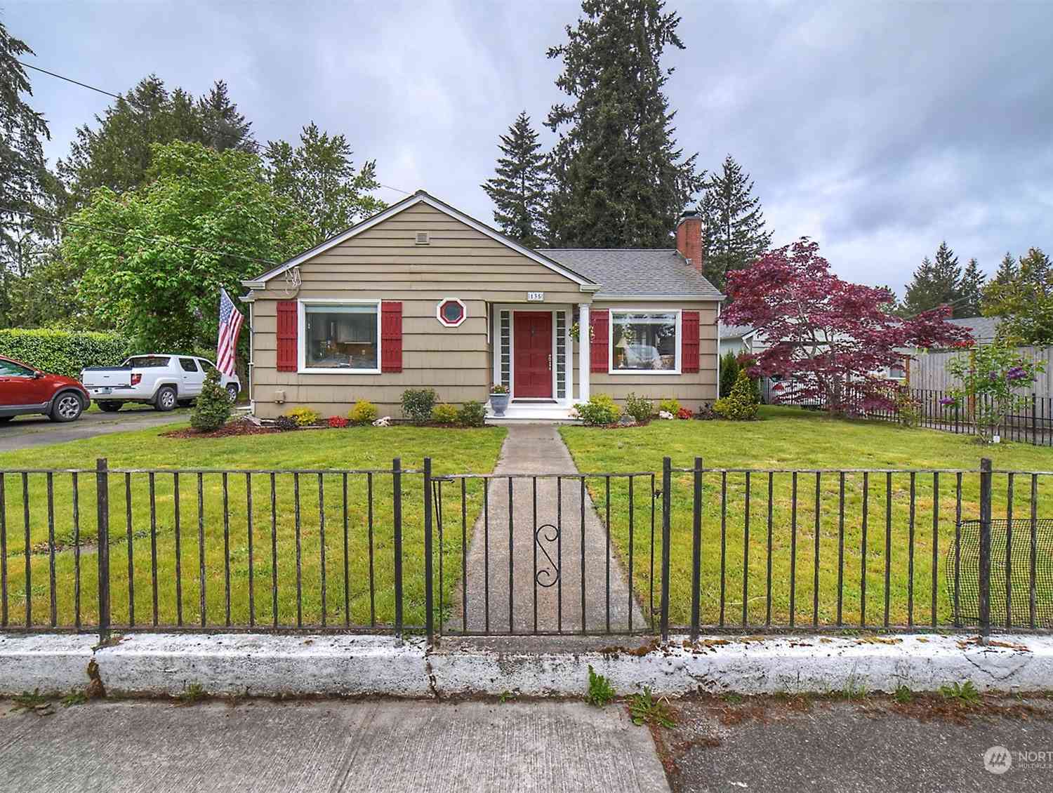 135 Dora Avenue, Bremerton, Washington image 2