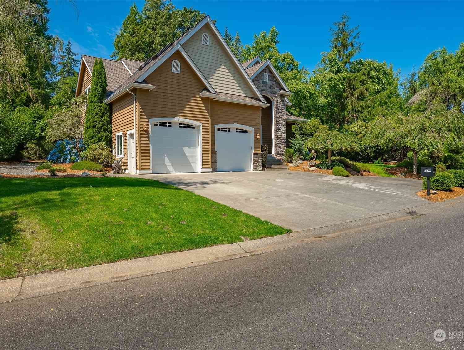 8779 Wood Duck Way, Blaine, Washington image 2