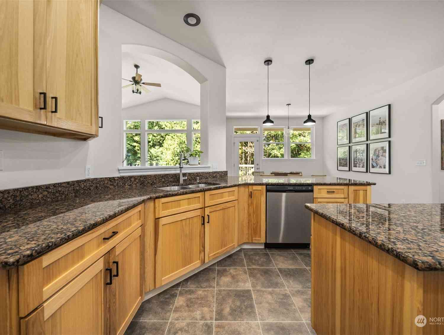 3107 Dorchester Drive, Tumwater, Washington image 9