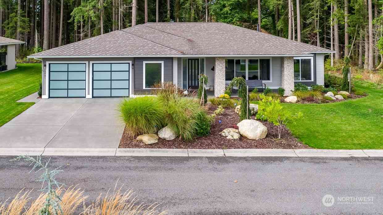 5481 Wood Duck Loop, Blaine, Washington image 1