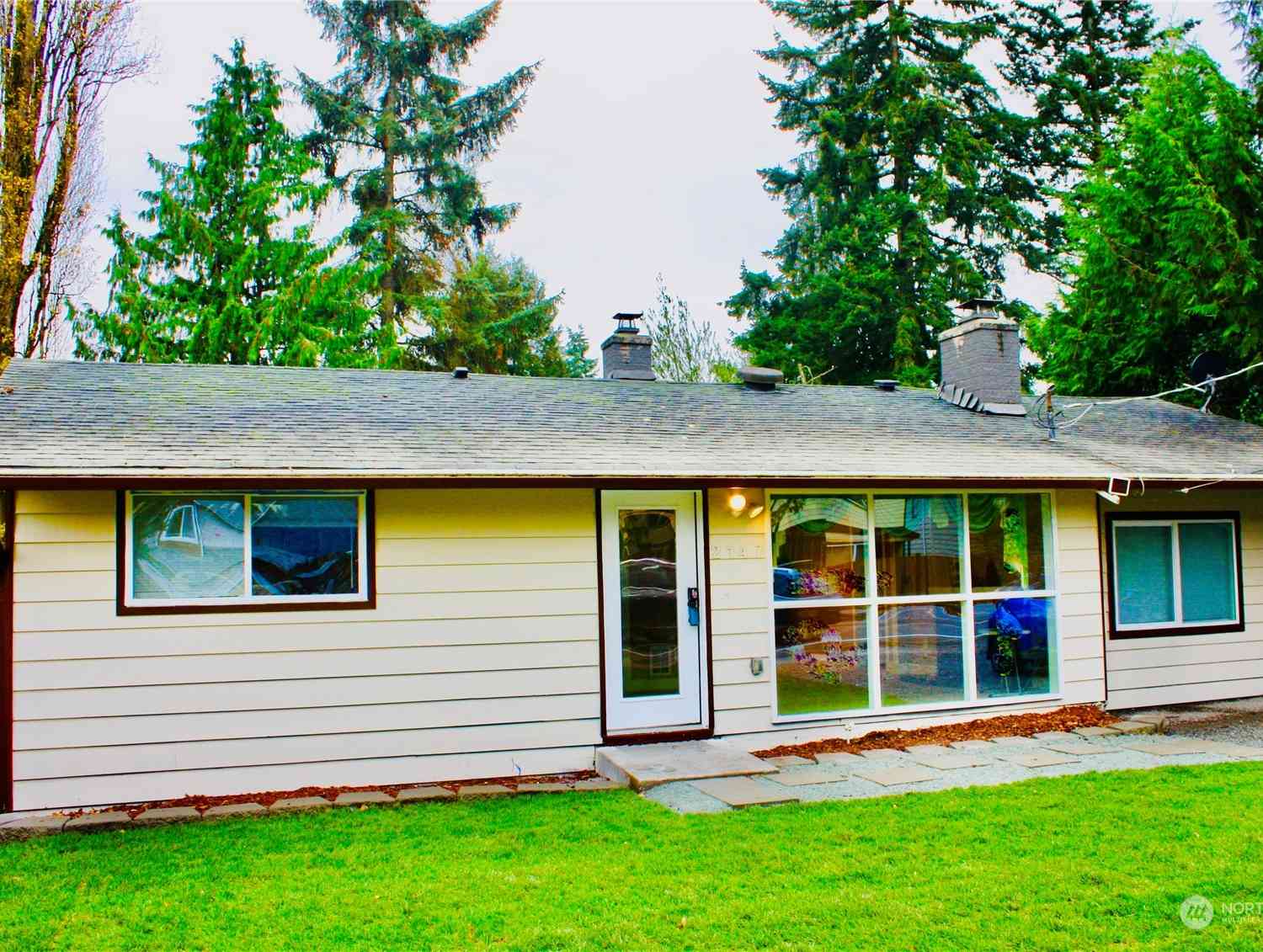 2147 N 155th Street, Shoreline, Washington image 2