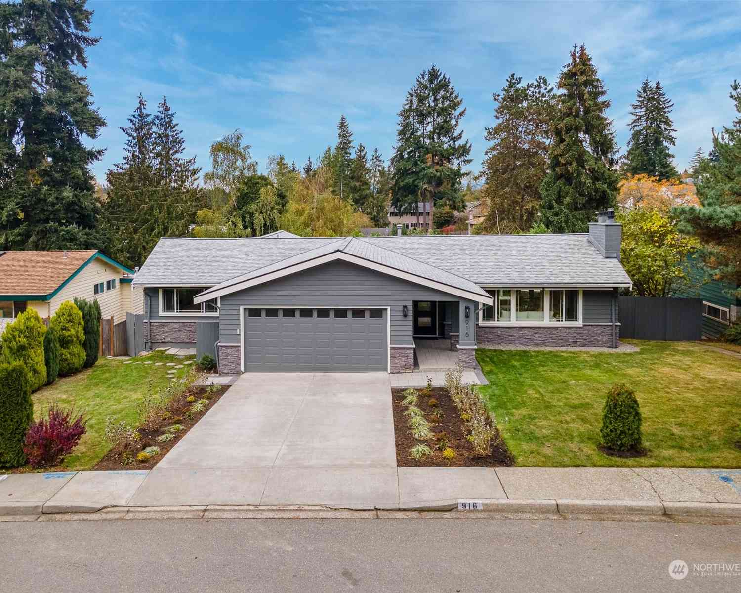 916 145th Place, Bellevue, Washington image 2