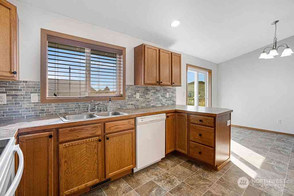 1409 W Electra Street, Moses Lake, Washington image 14