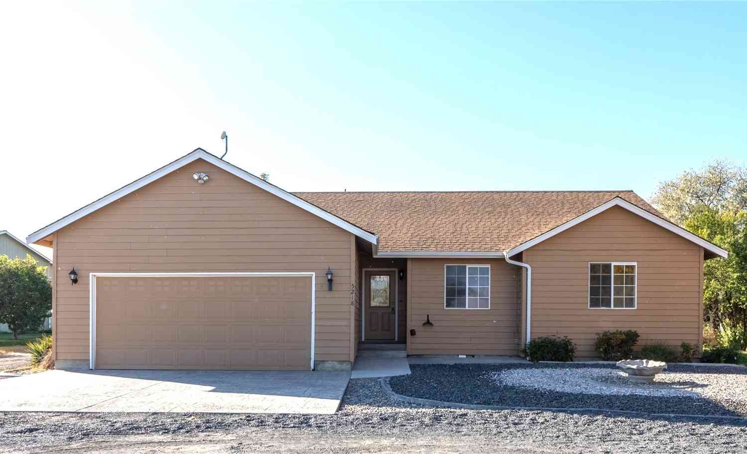 5218 NE Crystal Springs Place, Moses Lake, Washington image 1