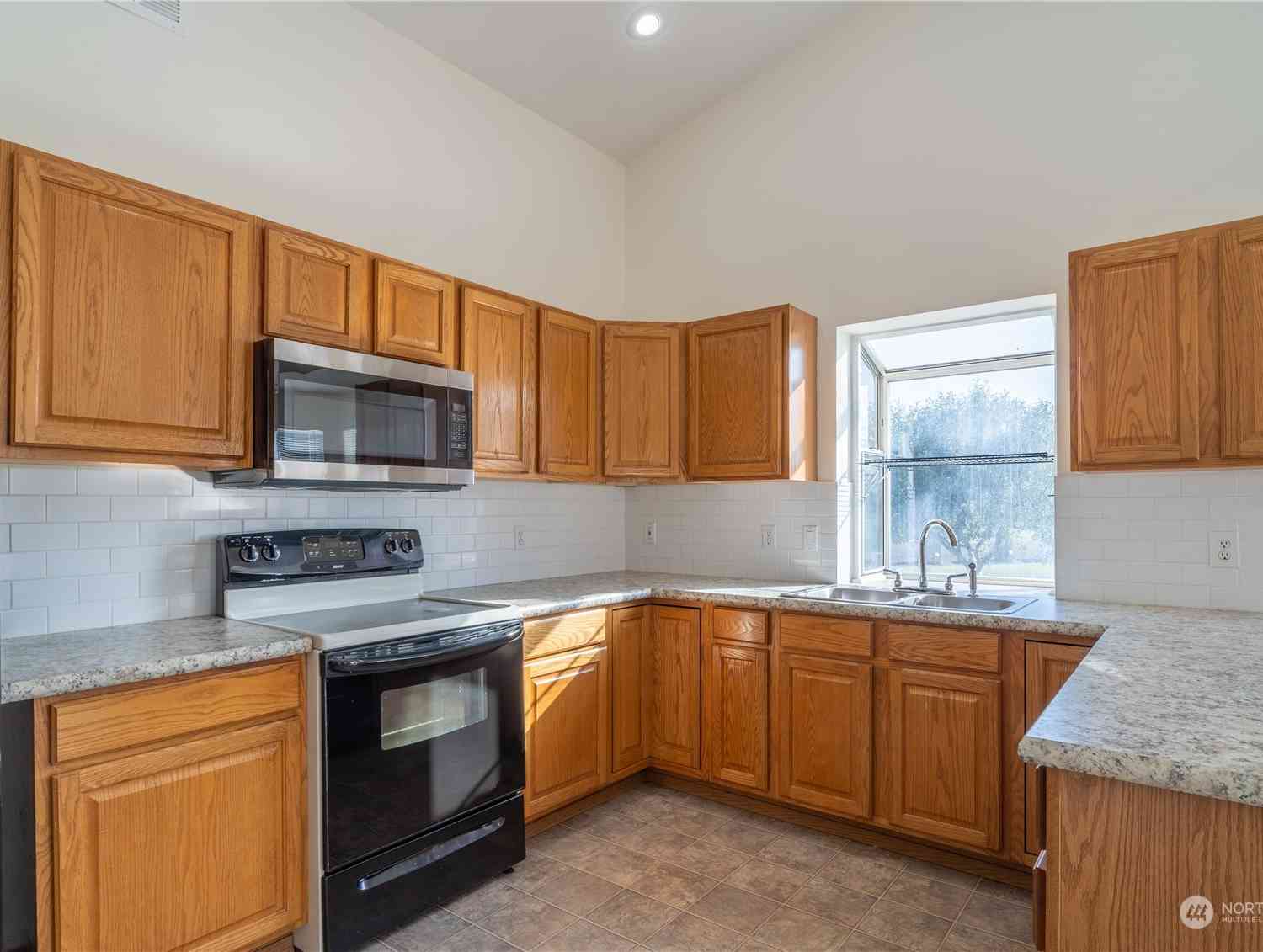 5218 NE Crystal Springs Place, Moses Lake, Washington image 12