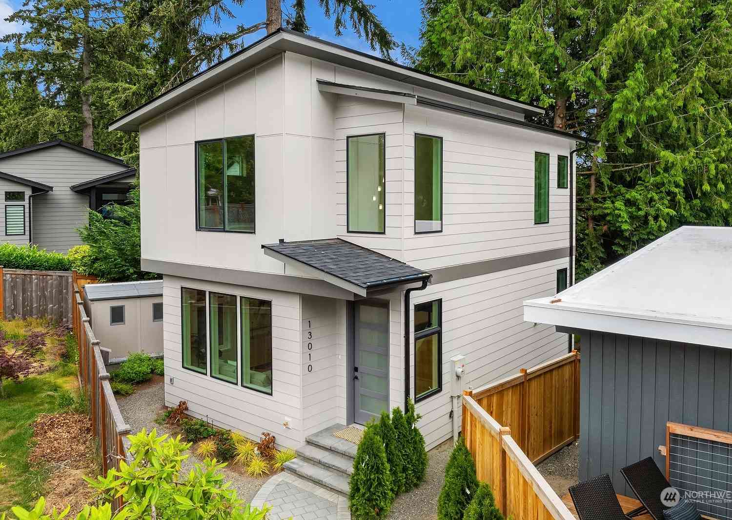 13010 NE 73rd Street, Kirkland, Washington image 25