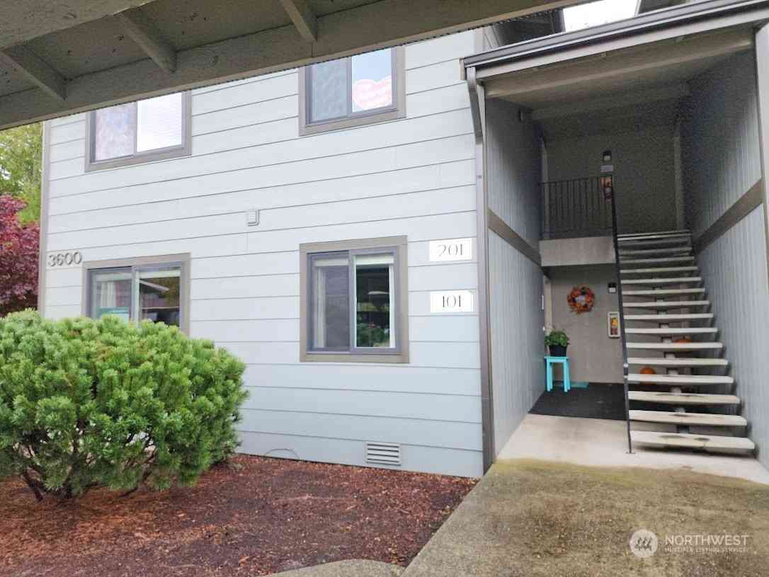 3600 Narrows View Lane #201, Bremerton, Washington image 3