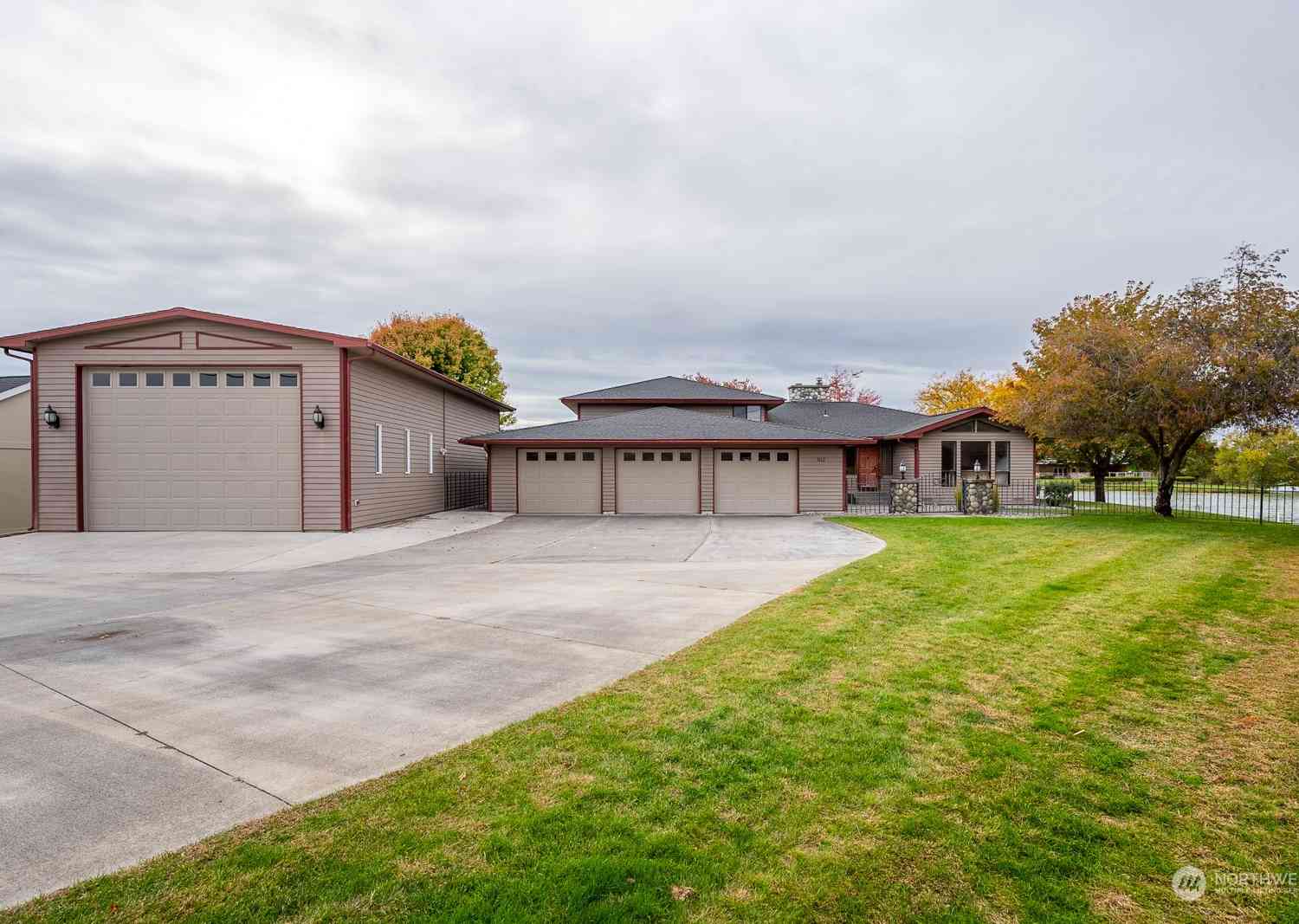 612 S Laguna, Moses Lake, Washington image 1