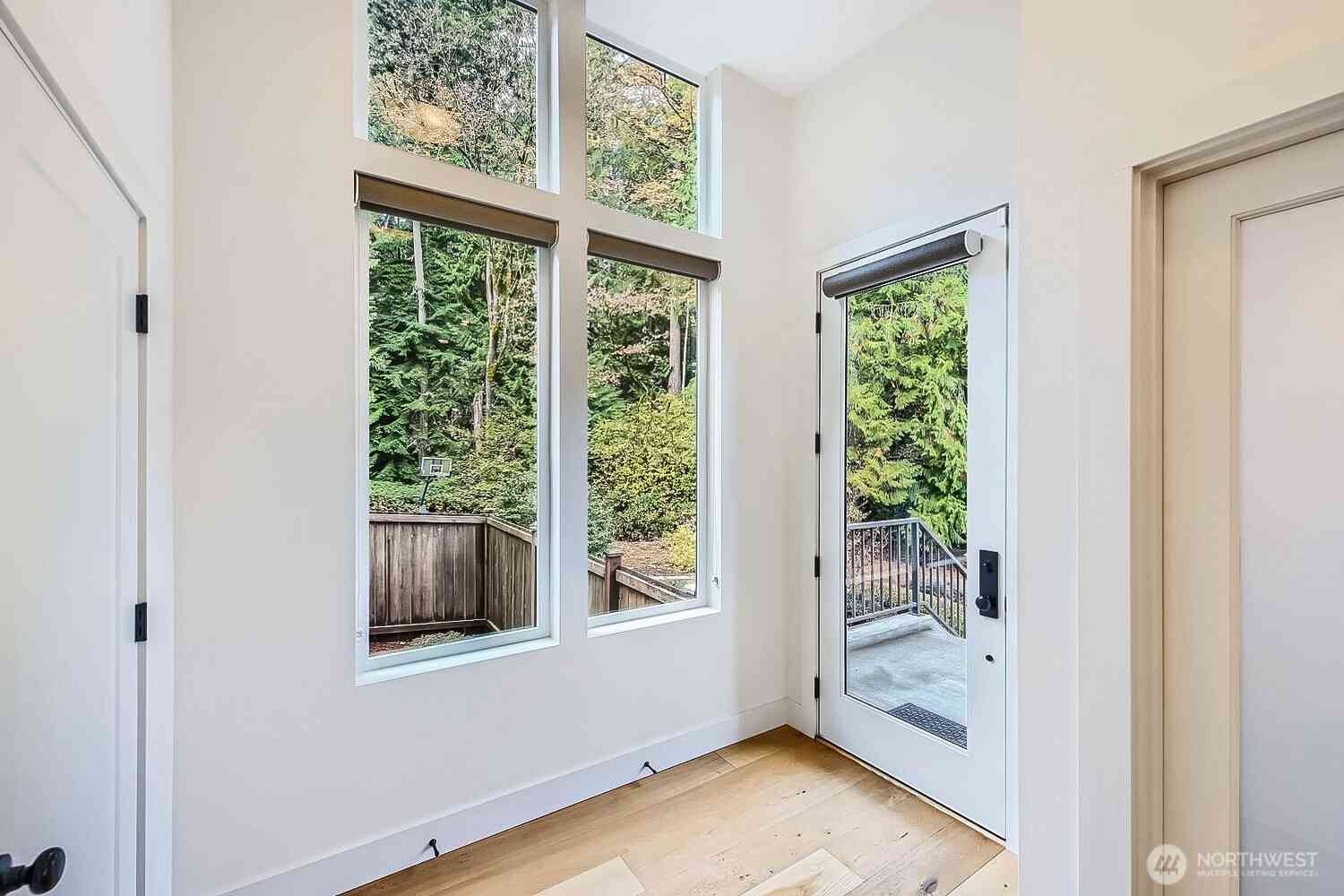 16915 SE 1st Place, Bellevue, Washington image 3