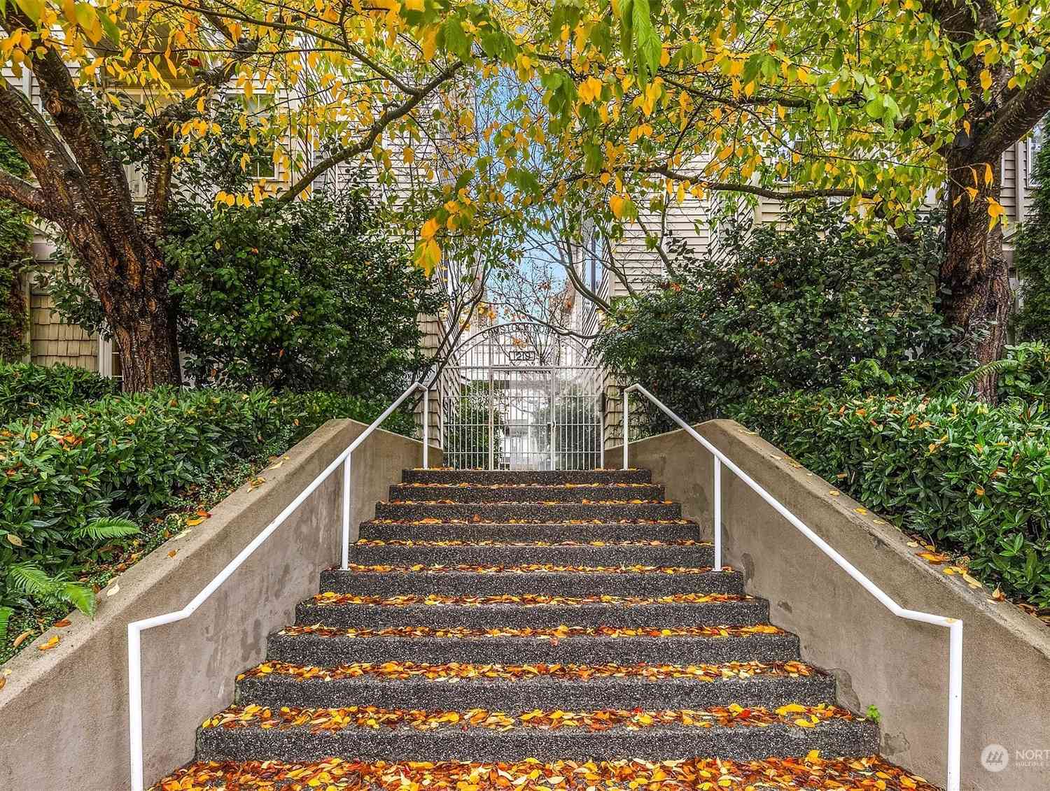 1219 6th Avenue #201, Seattle, Washington image 1