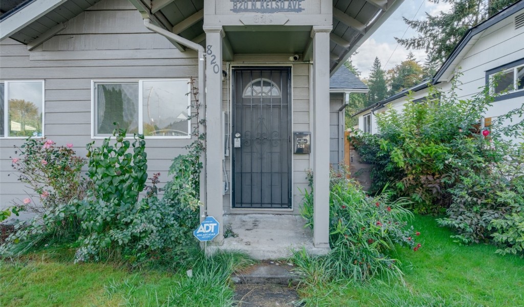 820 N Kelso Avenue, Kelso, Washington image 3