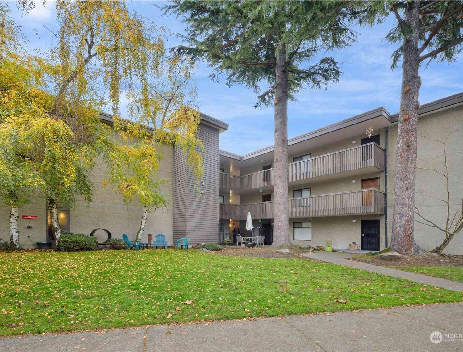 2550 Thorndyke Avenue #103, Seattle, Washington image 1