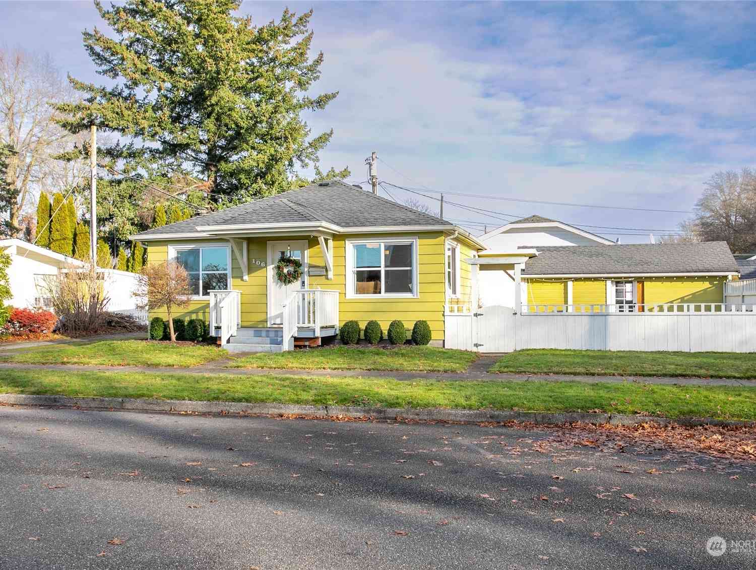 106 10th Street, Lynden, Washington image 2