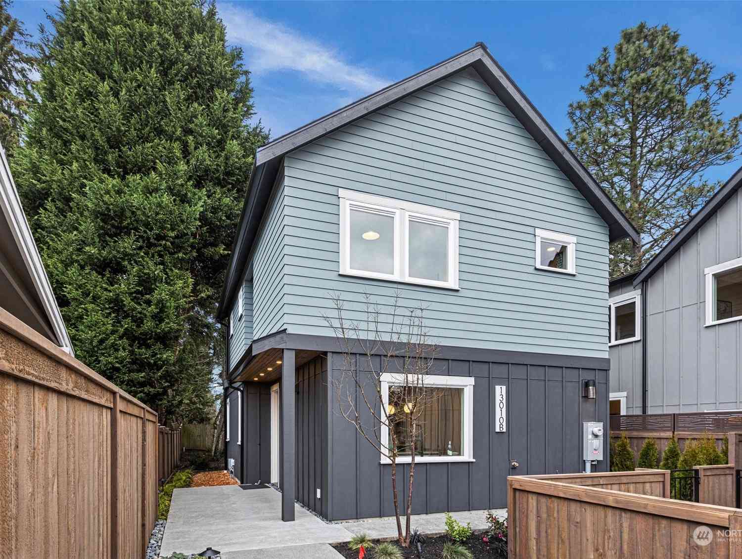 13010 NE 113th Street #B, Kirkland, Washington image 1