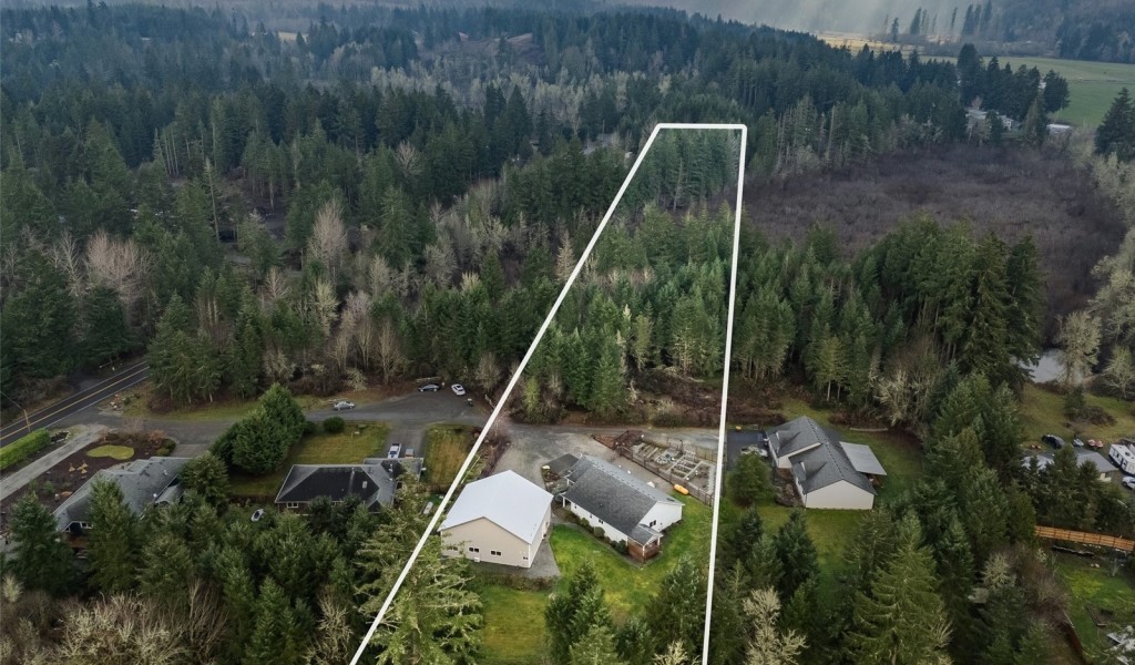 17116 Vail Loop, Rainier, Washington image 2