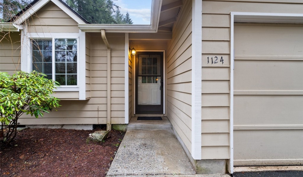 1124 Cooper Point Road, Olympia, Washington image 3