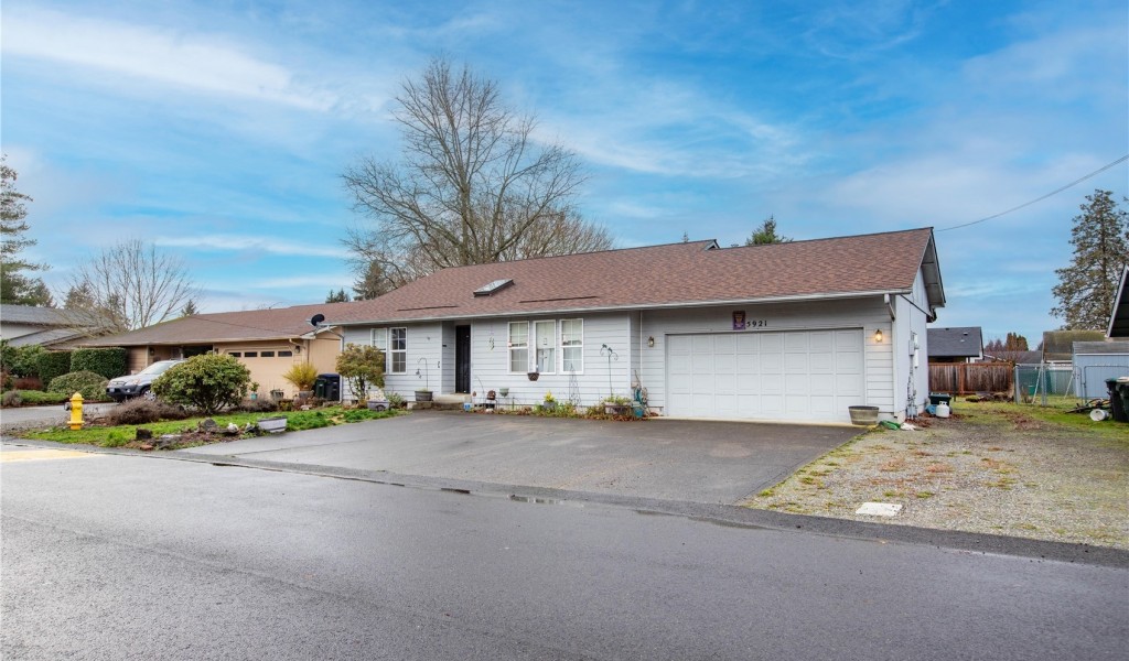 5921 Armour Loop, Olympia, Washington image 1