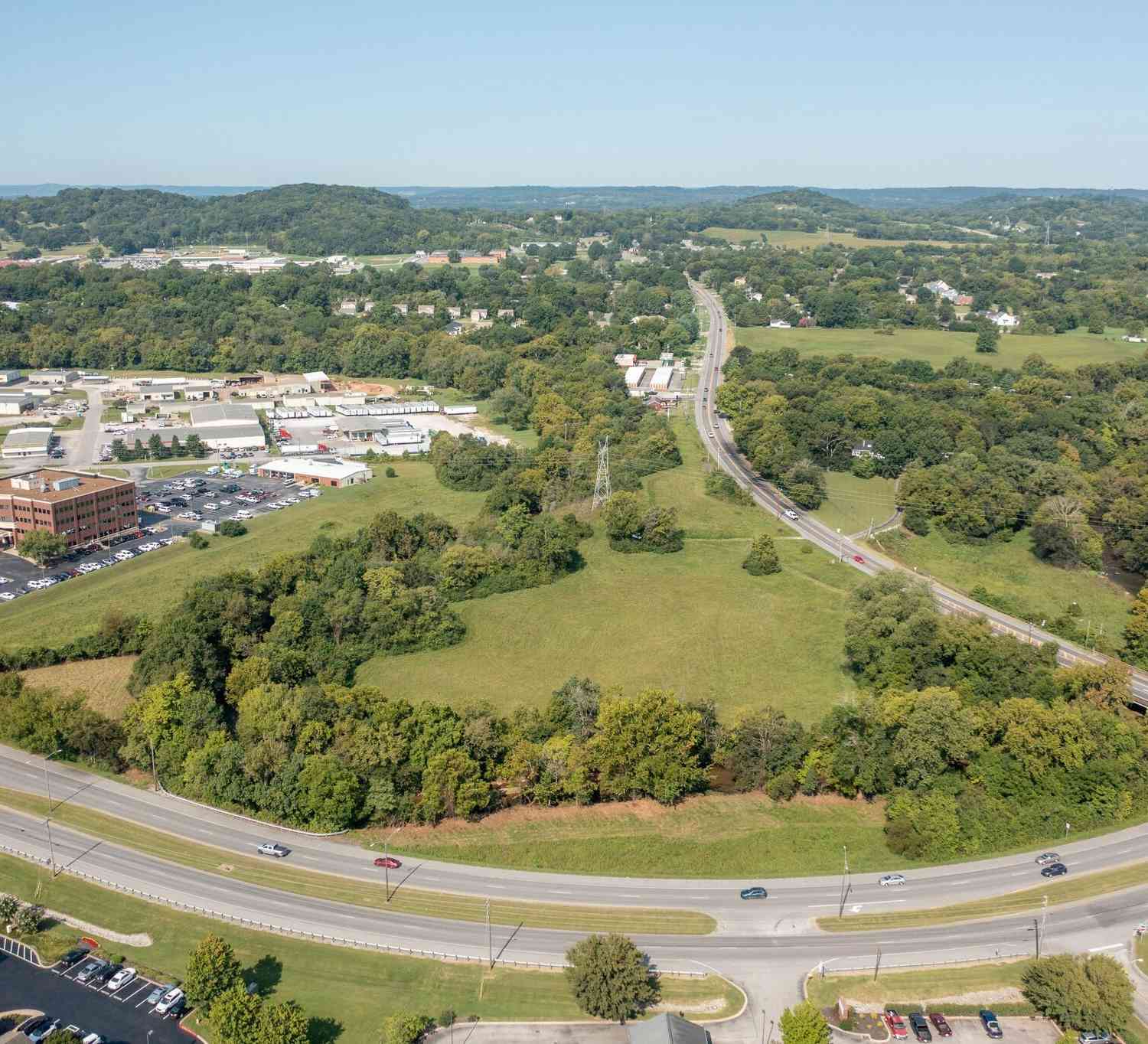 1 Hampshire Pike, Columbia, Tennessee image 1