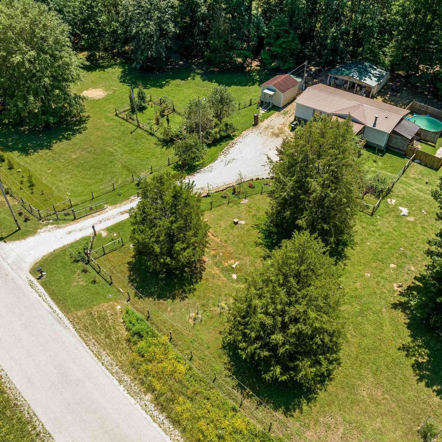 2812 Bolton Rd, Columbia, Tennessee image 8