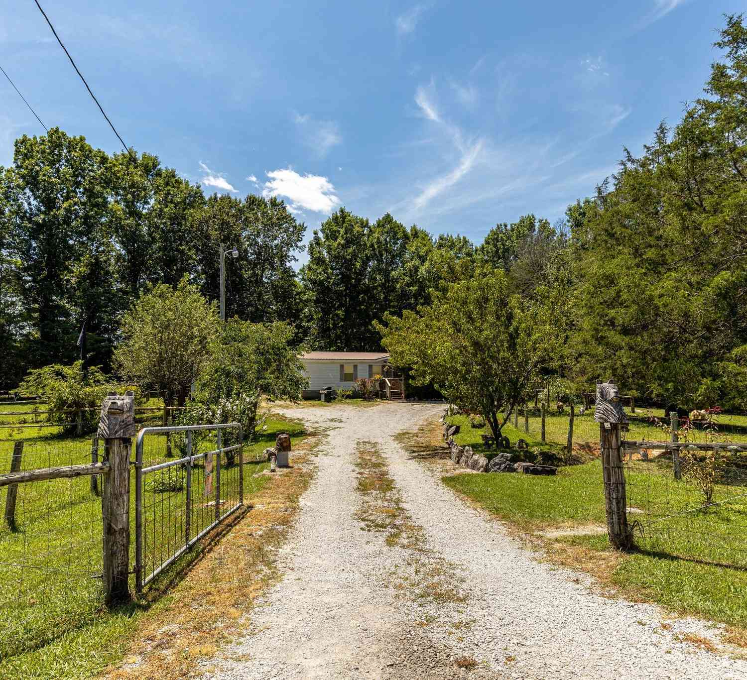 2812 Bolton Rd, Columbia, Tennessee image 1