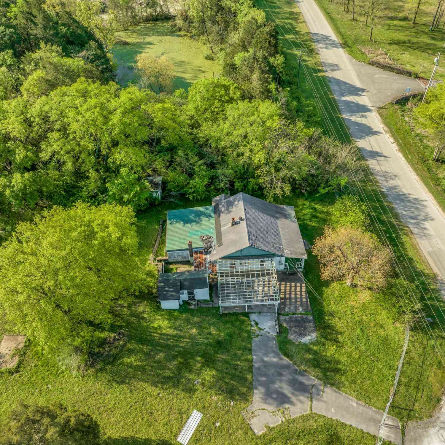 1810 Monsanto Rd, Columbia, Tennessee image 5