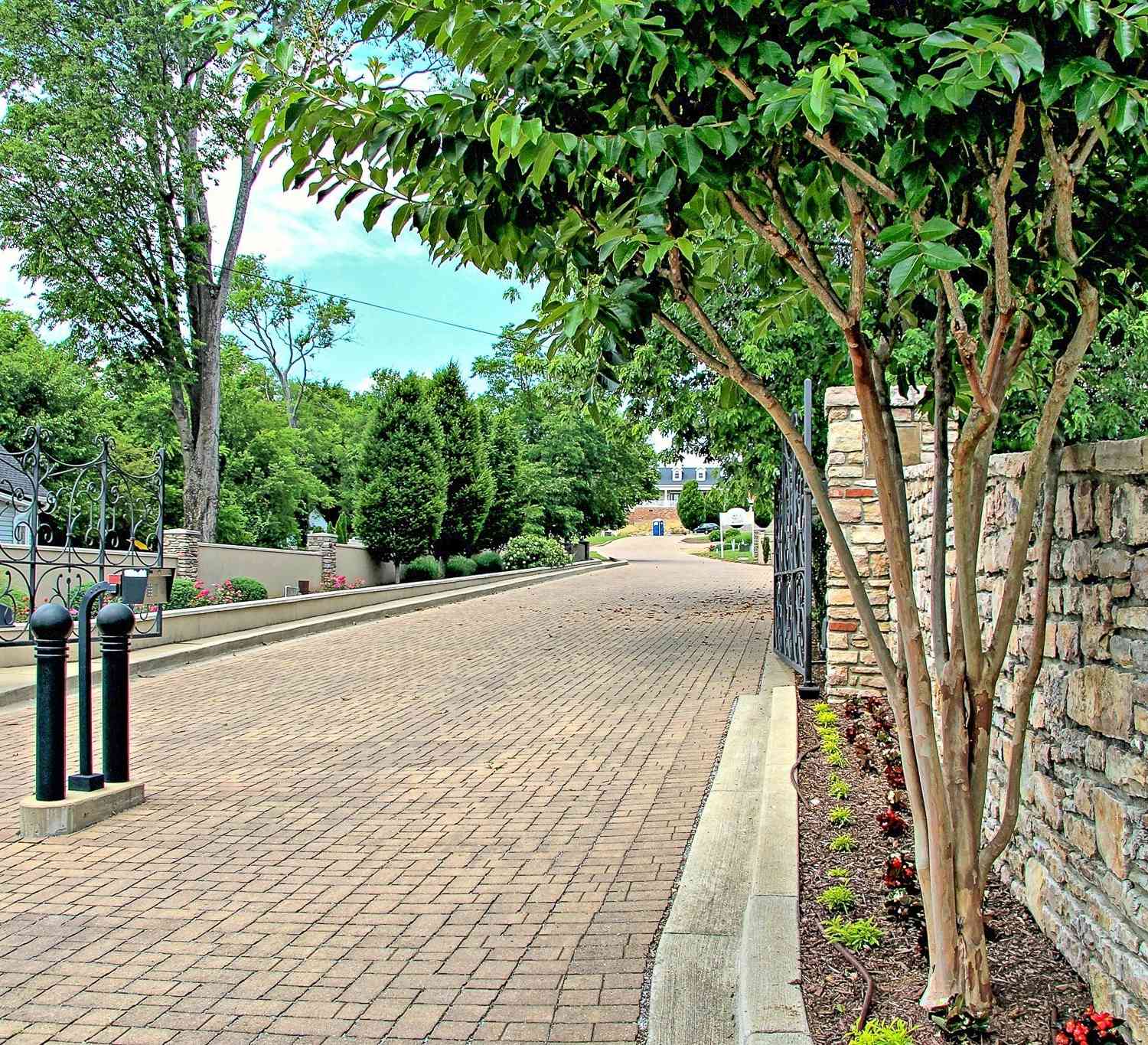 700 Halcyon Way, Columbia, Tennessee image 3