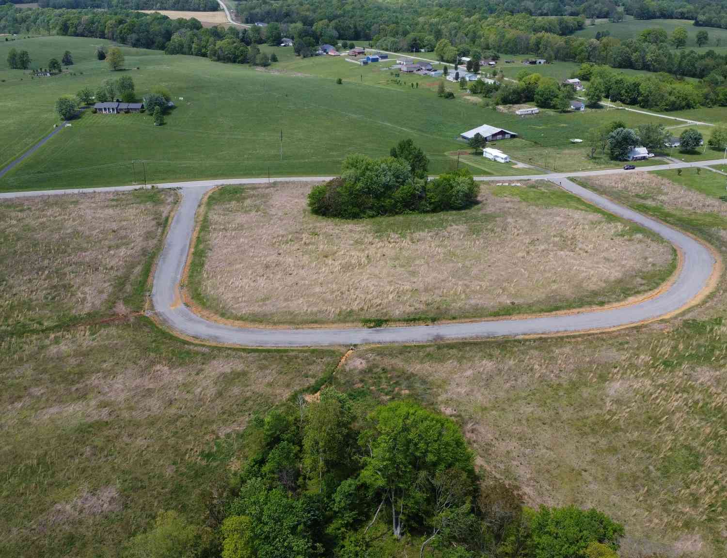 16 Frogpond Circle, Lafayette, Tennessee image 4